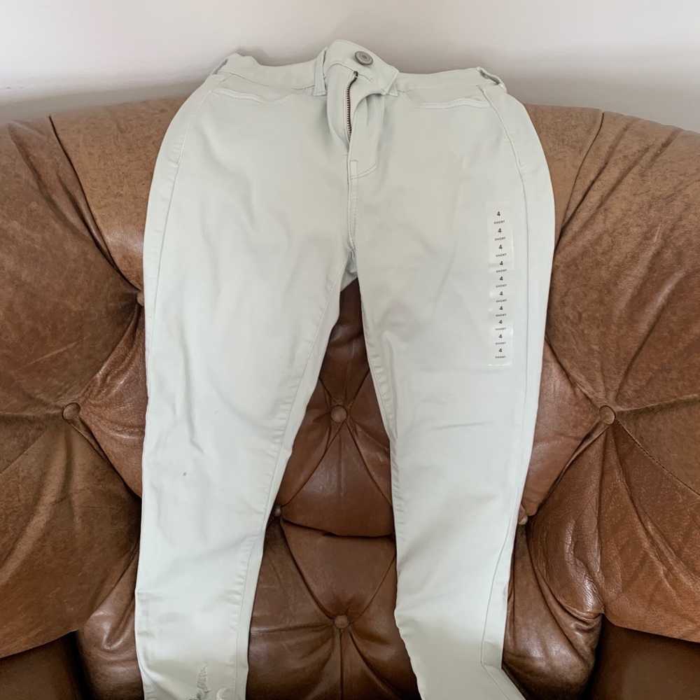 American Eagle women’s jegging jeans. Size 4 short